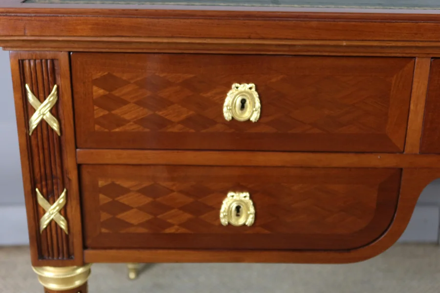Bureau double face style Louis XVI époque XIXème