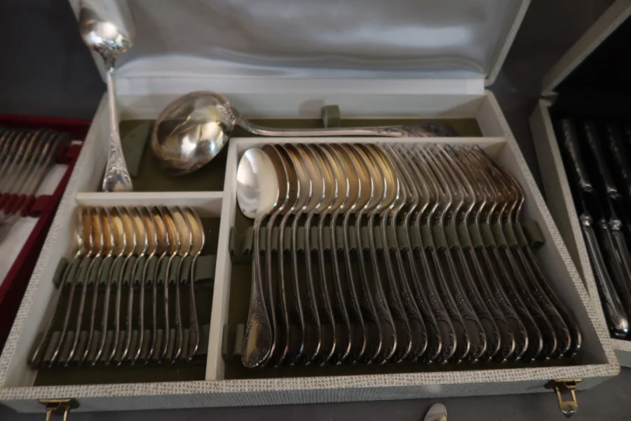 Ménagère Christofle modèle Marly 87 pièces