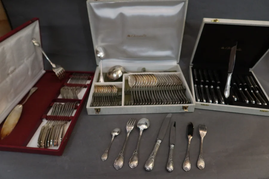 Ménagère Christofle modèle Marly 87 pièces