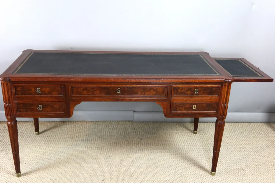 Bureau en acajou Louis XVI époque milieu XIX