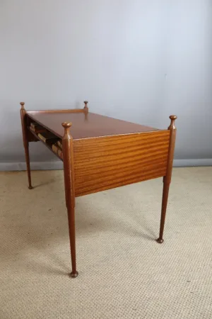 VINTAGE SCHREIBTISCH UND STUHL