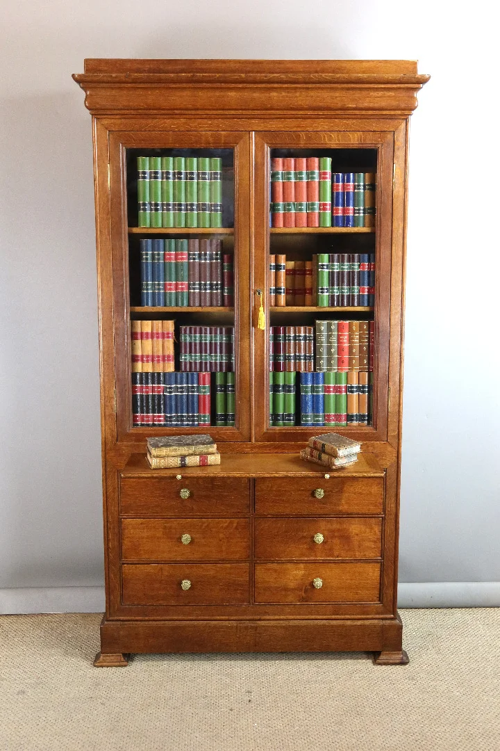 Bücherregal aus Eiche