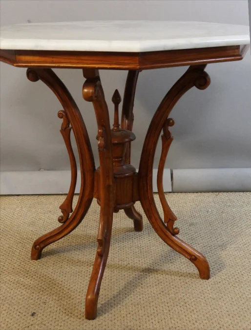 TABLE GUERIDON