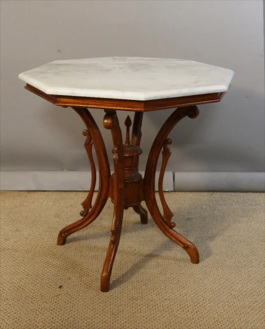 TABLE GUERIDON