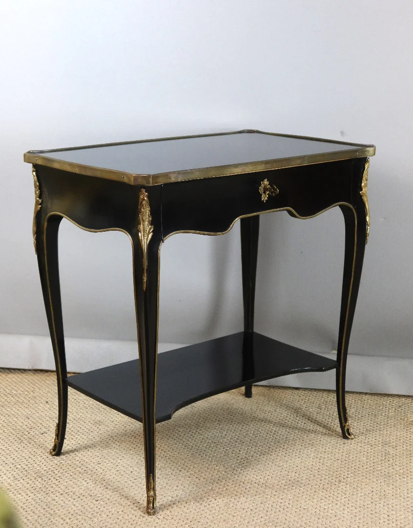 BIJZETTAFEL IN LOUIS XV-STIJL