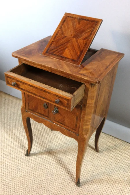 Table d'appoint liseuse style Louis XV