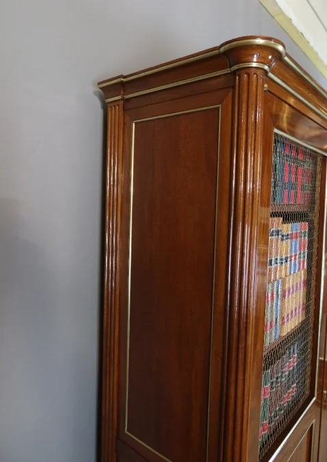 EARLY NINETEENTH CENTURY BOOKCASE