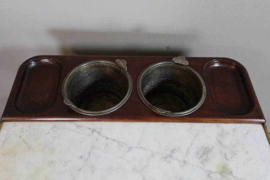 COOLING TABLE