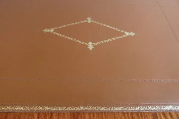 Bureau in Lodewijk XV-stijl
