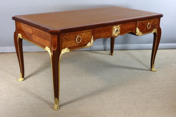 Bureau in Lodewijk XV-stijl