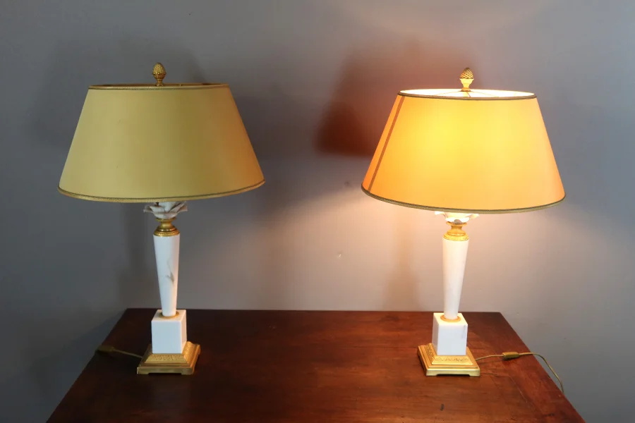 Paire de lampes en marbre et porcelaine