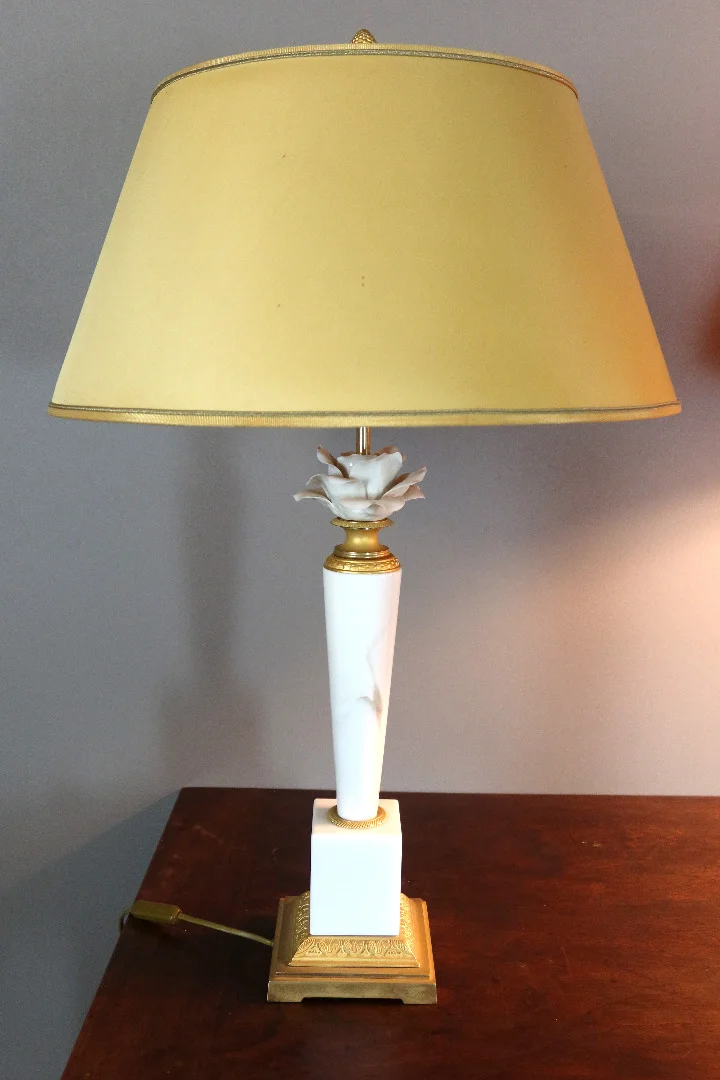 PAIR OF MARBLE AND PORCELAIN LAMPS
