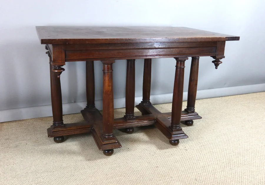 Table Renaissance époque XIXème siècle
