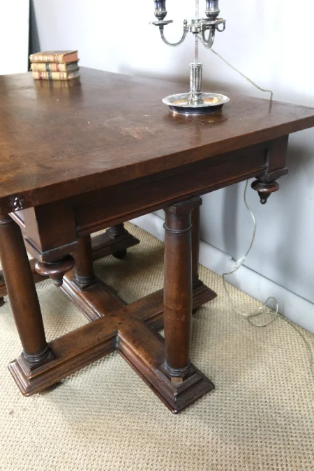 Table Renaissance époque XIXème siècle