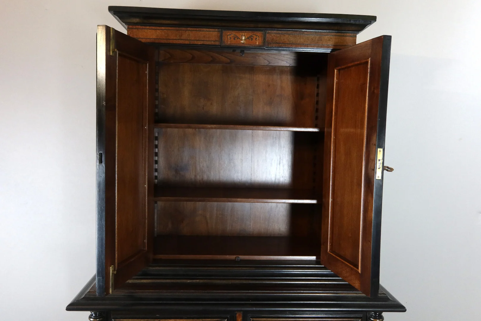 Buffet deux corps marqueté fin XIXème