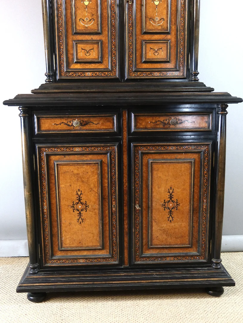 Buffet deux corps marqueté fin XIXème