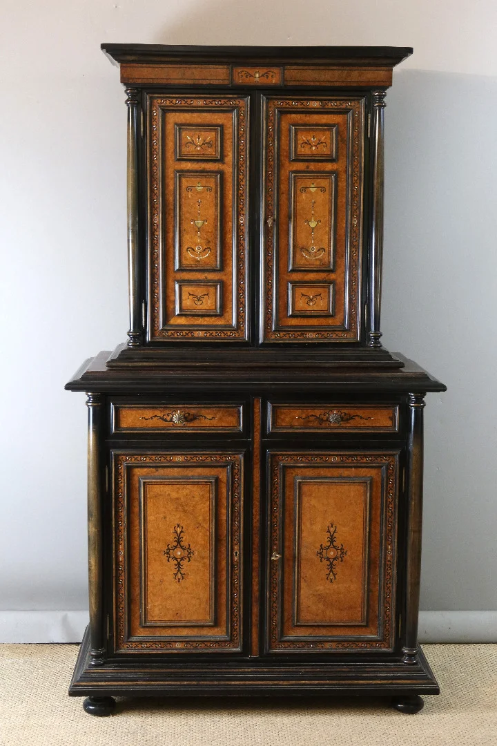 Buffet deux corps marqueté fin XIXème