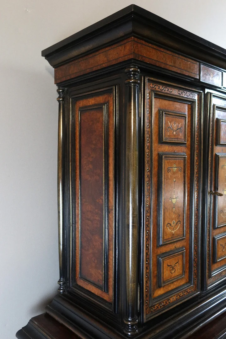 Buffet deux corps marqueté fin XIXème