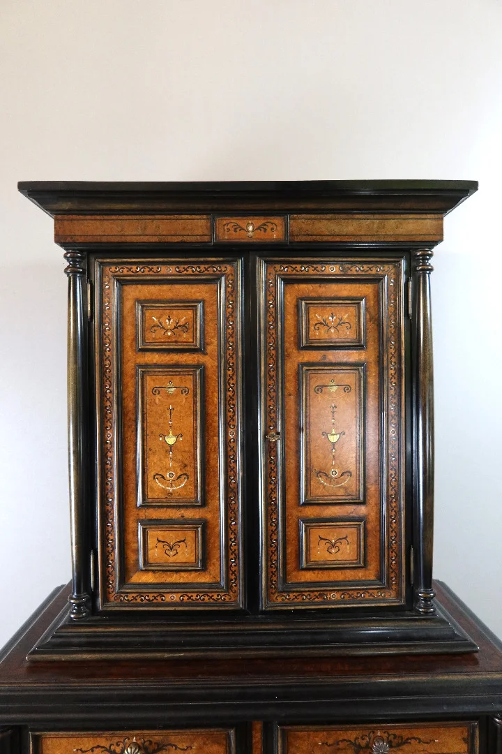 Buffet deux corps marqueté fin XIXème