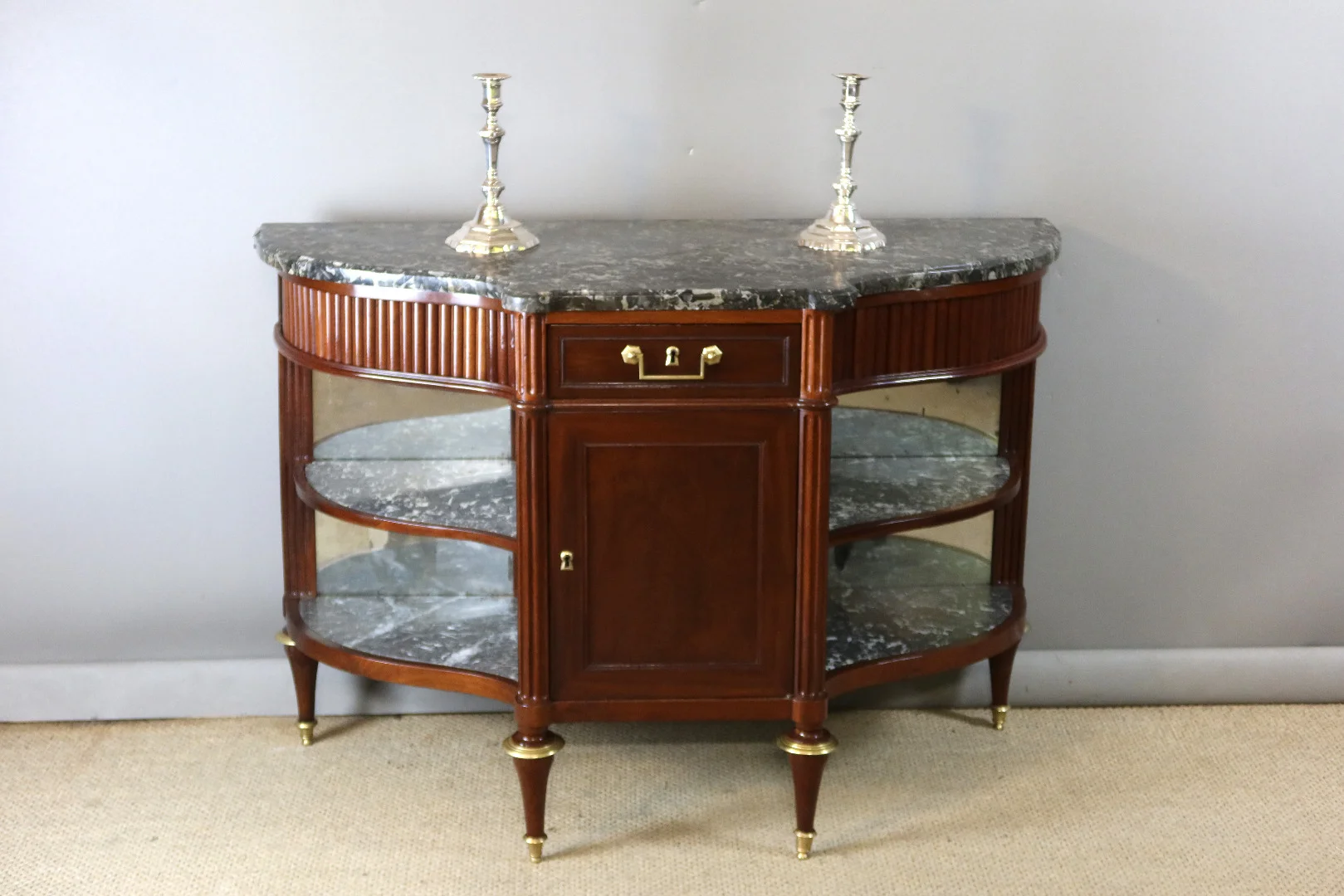 BUFFET DER ZEIT VON LOUIS XVI.