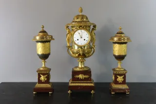MANTLE GARNITURE
