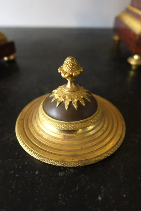MANTLE GARNITURE
