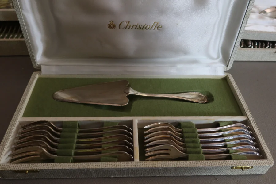 Ménagère en métal argenté de la maison Christofle 127 pièces