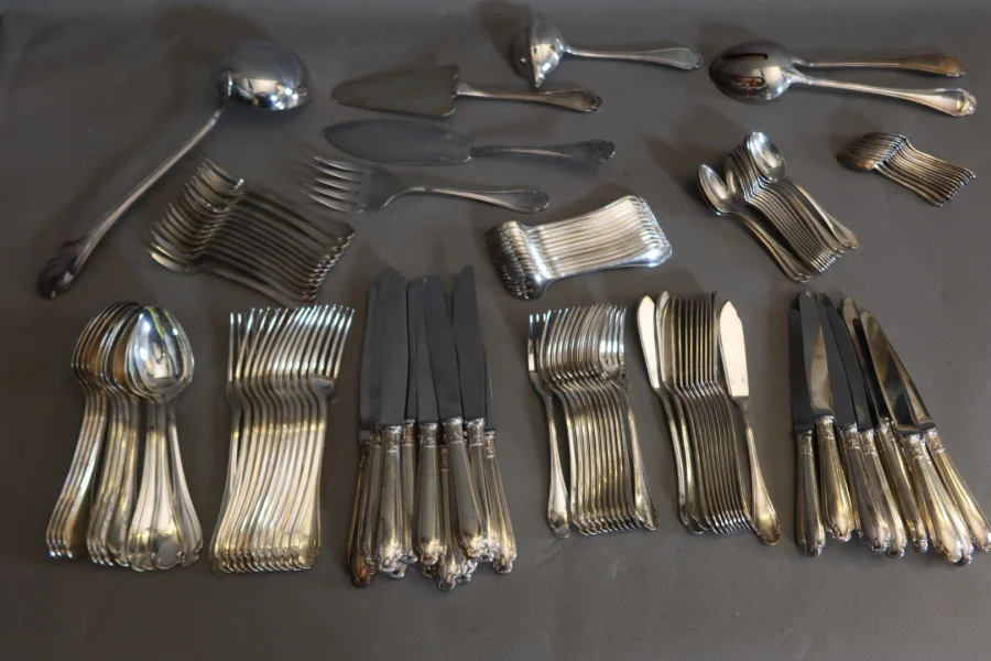 Ménagère en métal argenté de la maison Christofle 127 pièces