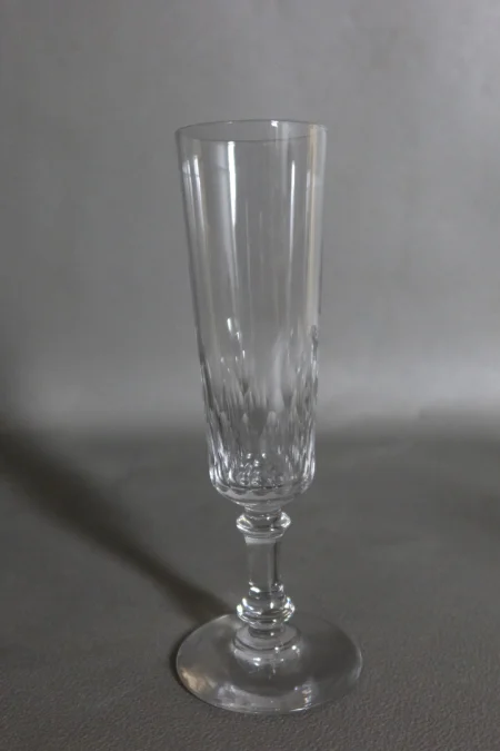 Service de verres en cristal taillé 32 pièces