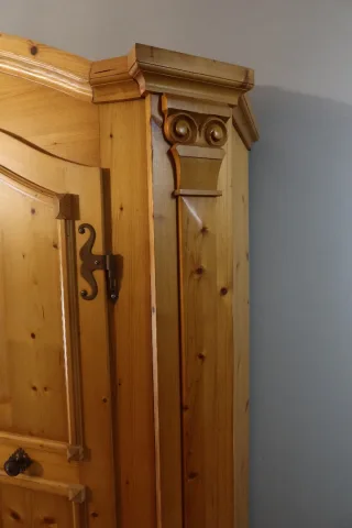 armoire en pin XX siècle