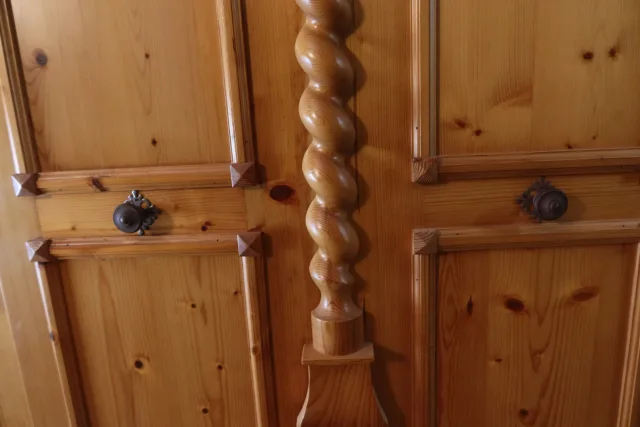 armoire en pin XX siècle