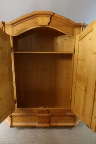 armoire en pin XX siècle
