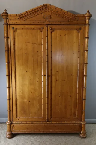 KAST IN PITCHPINE