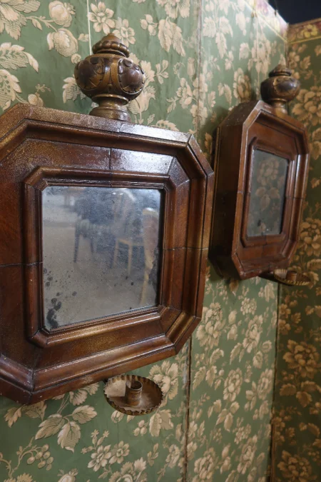 paire de miroirs au bras de lumière