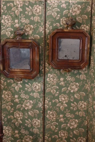 paire de miroirs au bras de lumière