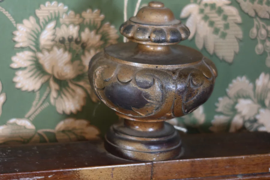 paire de miroirs au bras de lumière