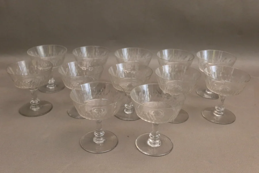Coupes en cristal taillé à champagne