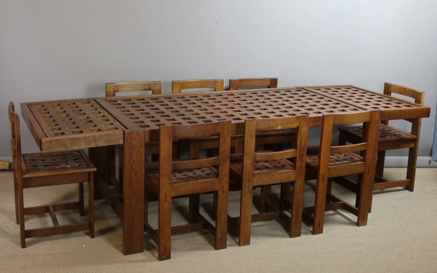 Chaises et table de salle à manger XXème siècle