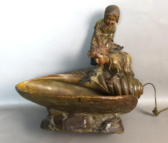 Sculpture en terre cuite formant lampe