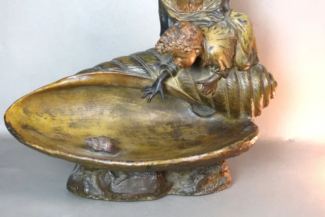 Sculpture en terre cuite formant lampe
