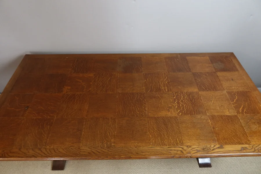Grande table en chêne Art Déco