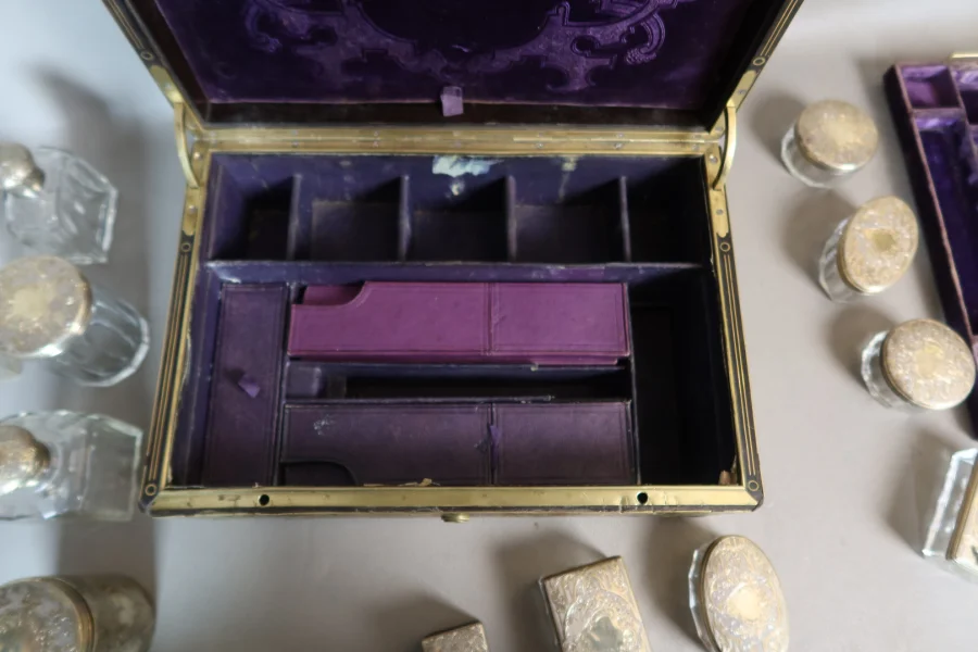 BOX IN BOULLE MARQUETRY