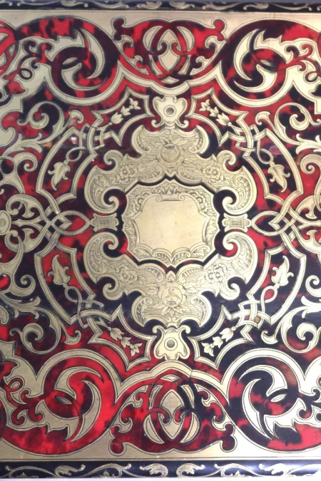 BOX IN BOULLE MARQUETRY