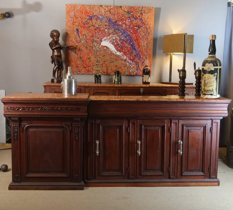 OAK BAR COUNTER AND BACK