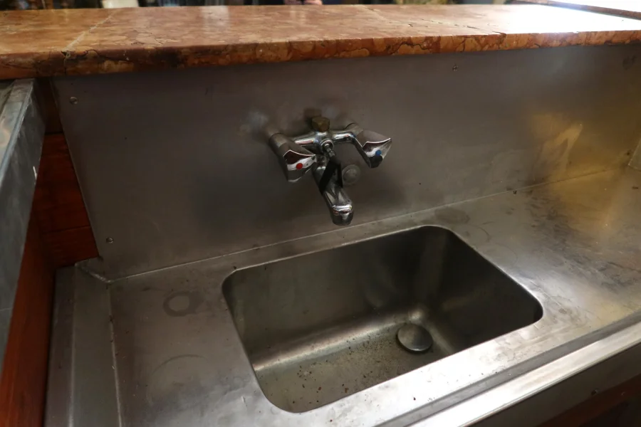 OAK BAR COUNTER AND BACK