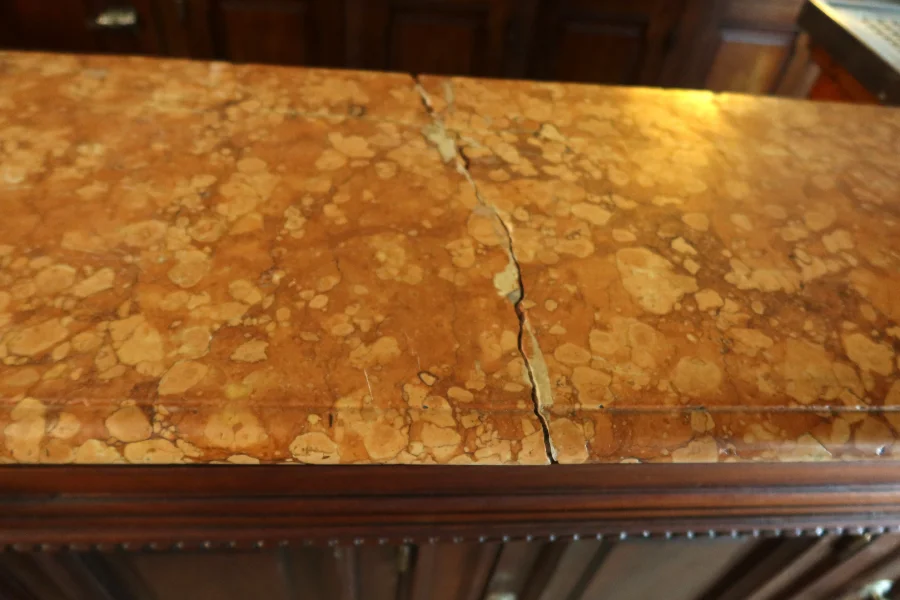 OAK BAR COUNTER AND BACK