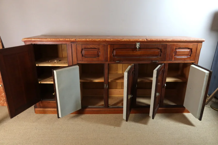 OAK BAR COUNTER AND BACK