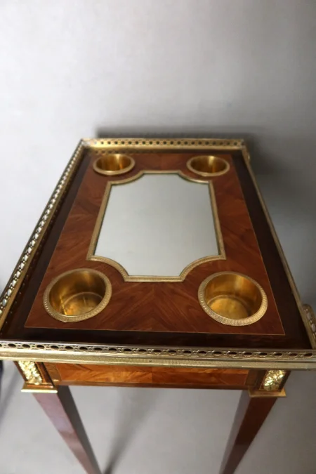Table de salon et son orfèvrerie Boin-Taburet