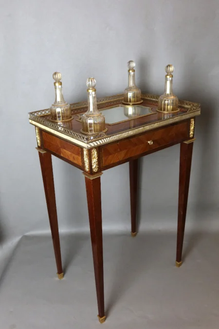 Table de salon et son orfèvrerie Boin-Taburet