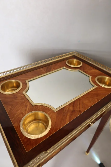 Table de salon et son orfèvrerie Boin-Taburet